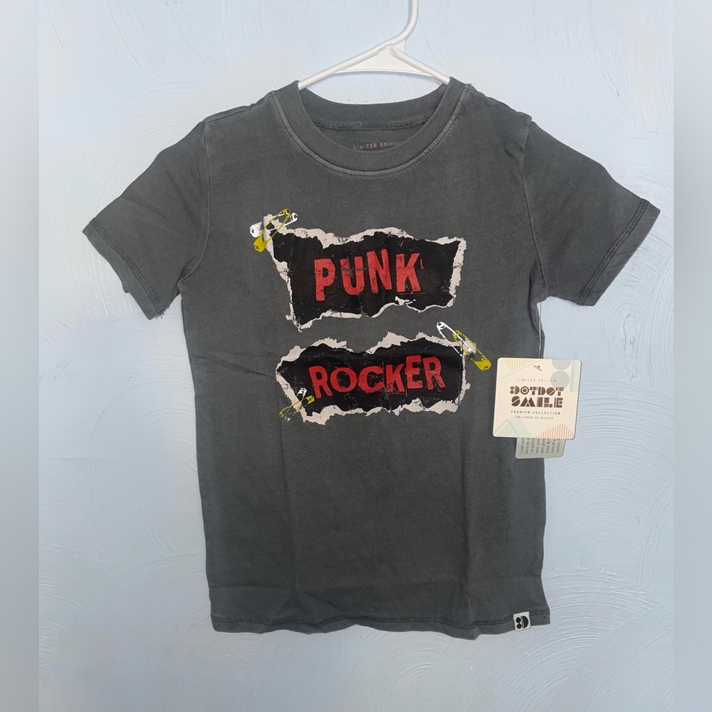 NWT Boy’s Size 7 Dot Dot Smile Rocker Graphic Tee